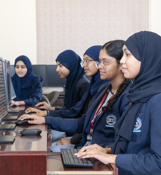 IDEAL-INDIAN-SCHOOL-COMPUTER-LAB